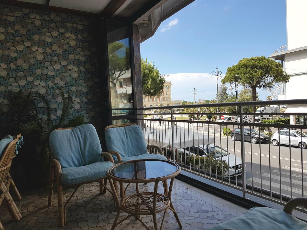 Hotel Residence Adriana Cesenatico Exteriör bild